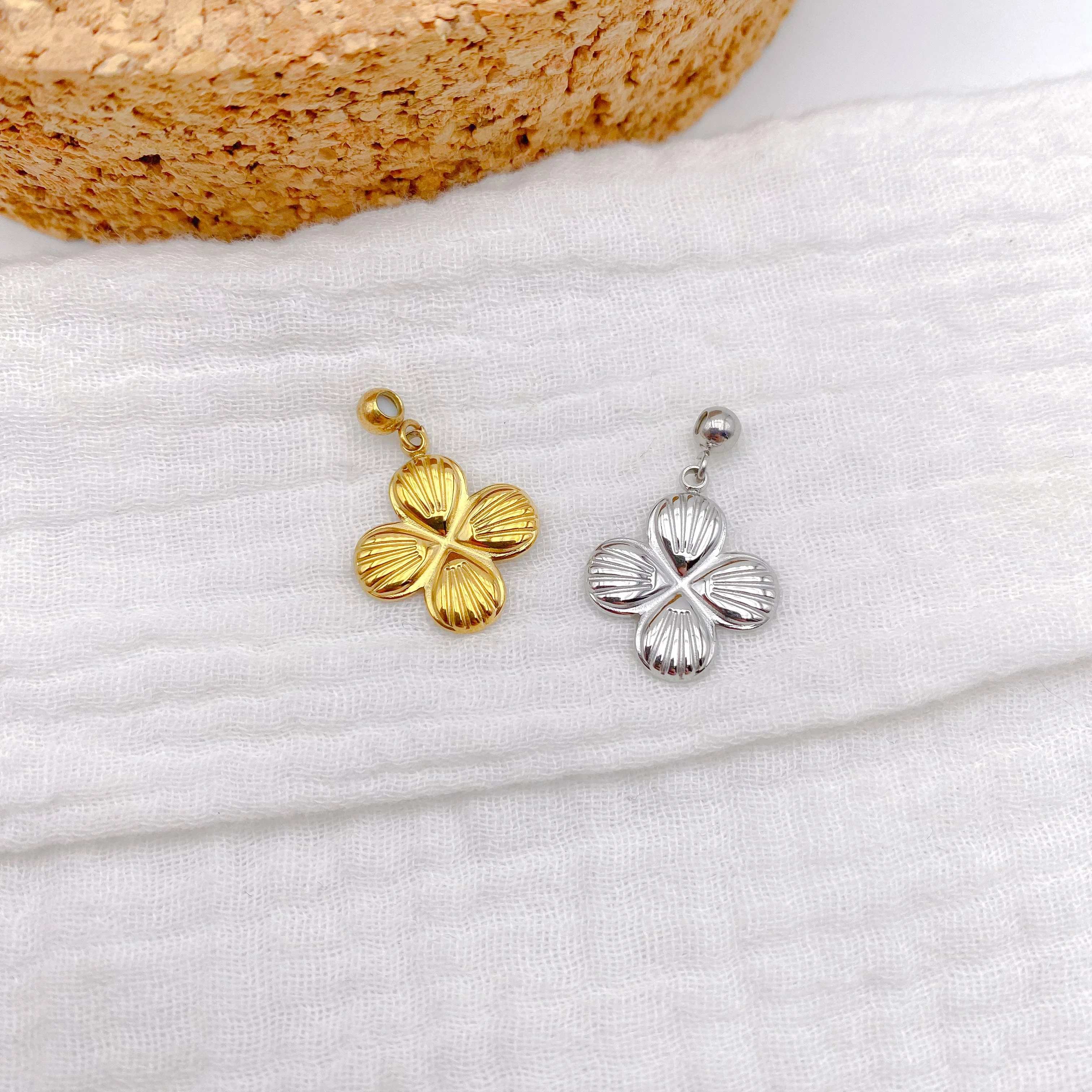 Charm KAORI - Ιδανικό για την Γυναικεία Σακίδιο σας